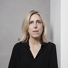 Portrait d\'Emma Lavigne 2 .jpg